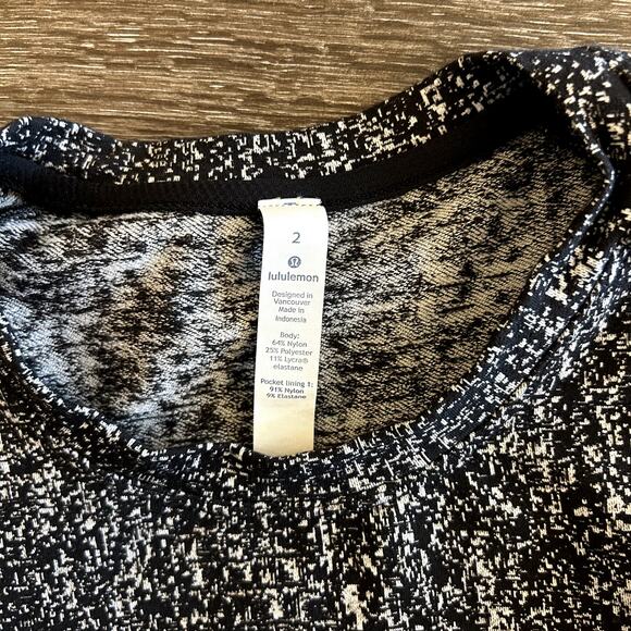 EUC Lululemon Extra Mile Long‎ Sleeve Suited Jacquard Top Black White Luon Sz 2 - Picture 12 of 16